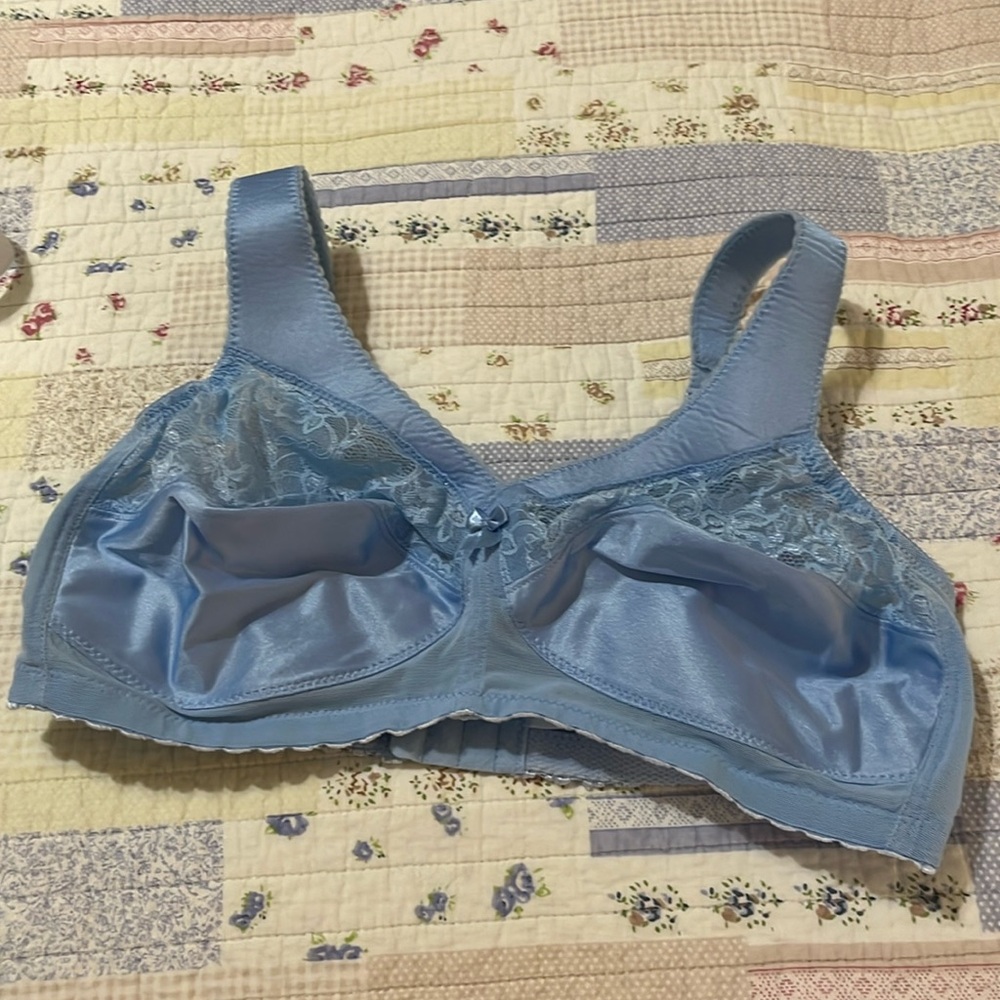 Magic Lift Glamorize bra